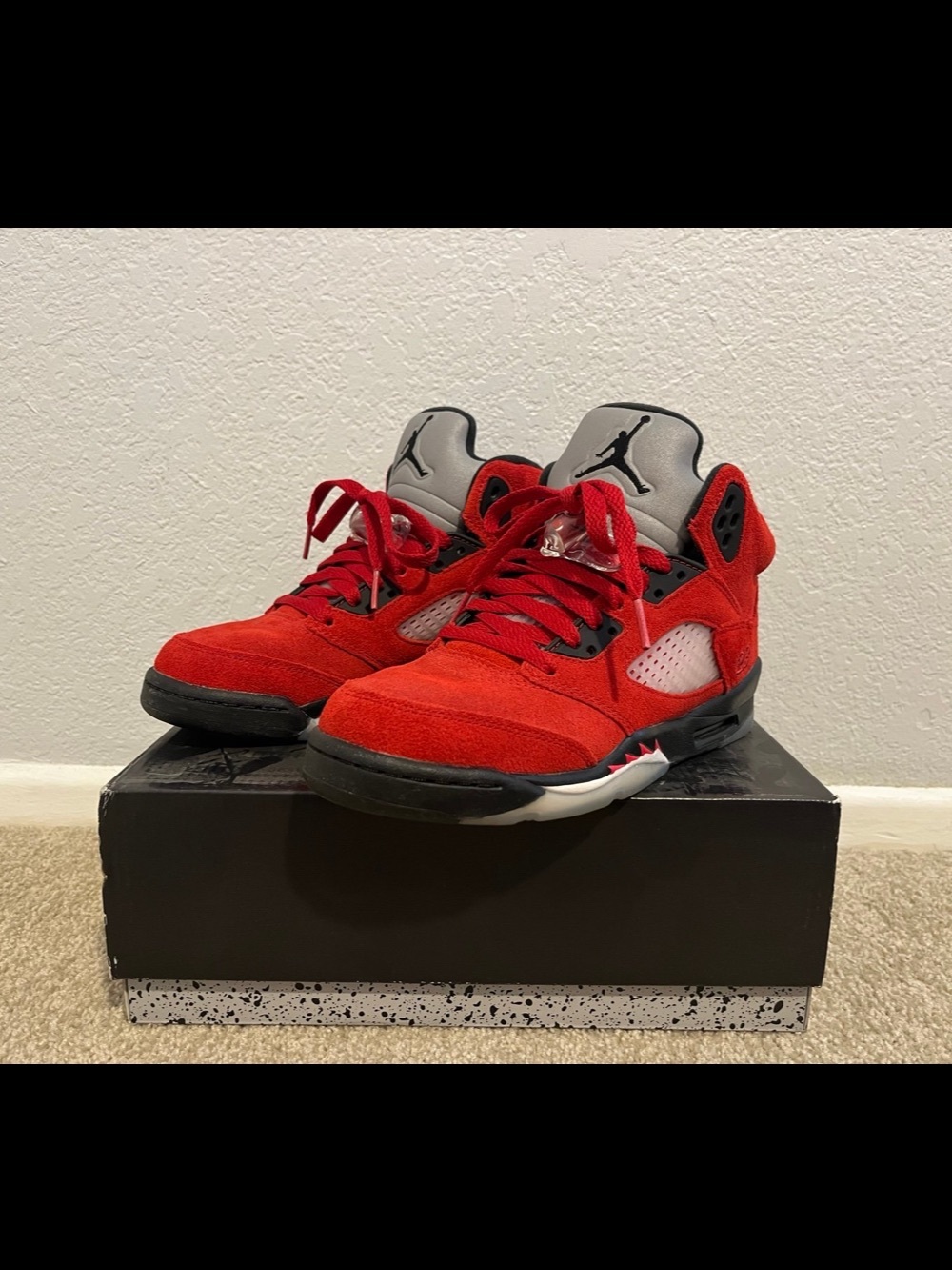 2021 Air Jordan 5 Retro Raging Bull Size 4.5Y 440888-600